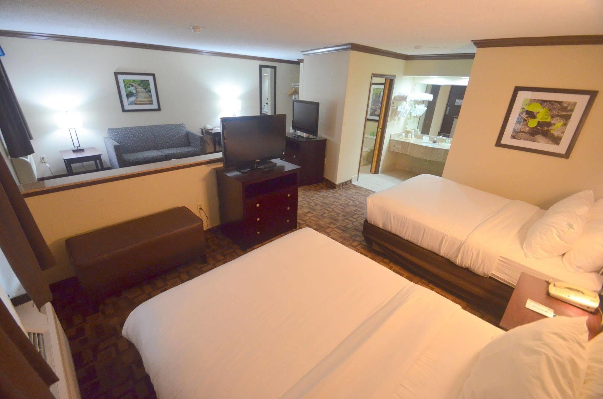 Quality Inn & Suites Quakertown-Allentown Esterno foto